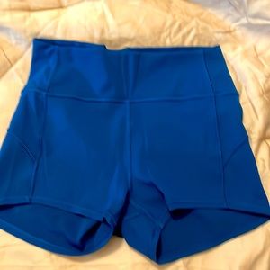 Lululemon sz 6 Dark Teal shorts